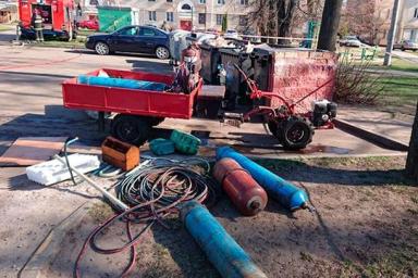В Минске спасатели предотвратили взрыв баллонов при пожаре в гараже