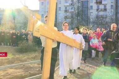 В Минске верующие прошли Крестным путем