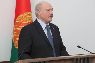 Лукашенко: Заигрались в рынок и демократию в экономике