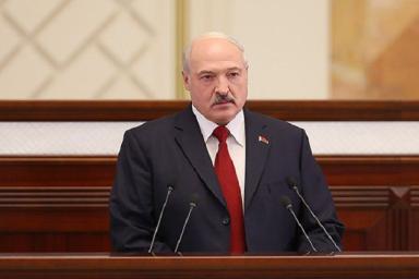 «Я и БелАЗ готов продать». Лукашенко о предприятиях Беларуси 