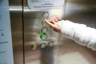 В витебской многоэтажке загорелся лифт