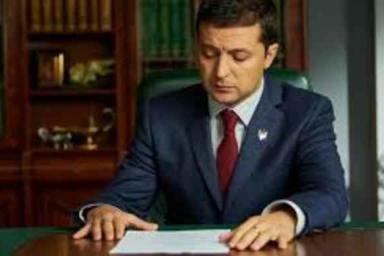 Адвокат подал иск о снятии Зеленского с выборов президента Украины