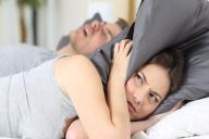 4 способа избавиться от храпа