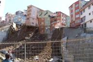 В Стамбуле рухнул четырехэтажный дом