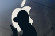 Подросток требует от Apple $1 млрд за ложные обвинения в кражах