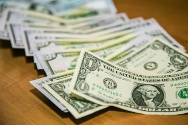Белстат сообщает, что средняя зарплата в Беларуси превысила 500 долларов