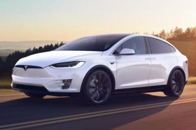 Tesla продемонстрировала авто без рулевого управления