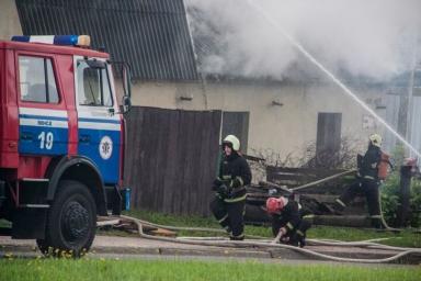 Дачница погибла на пожаре под Минском, спасавший ее мужчина в больнице