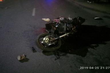 Машина столкнулась с мотоциклом в Пинске: двое в реанимации