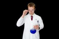 Ученые провели успешное испытание лекарства от рака на людях