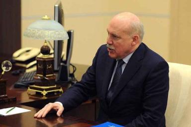 РБК: В Кремле рассматривают сенатора Мезенцева на пост посла в Беларуси