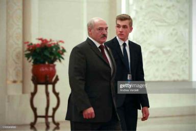 Поклонницы стильного Николая Лукашенко устроили флешмоб в TikTok