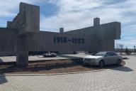 Пенсионерка припарковалась у Вечного огня и поплатилась