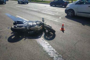 В Минске мотоциклист сбил девушку на переходе