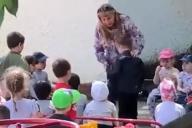 На колени!: заведующая детсада заставила ребенка целовать землю