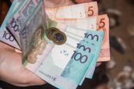 Костевич ставит задачу удержать среднюю зарплату выше 1 000 рублей