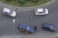 Кто кому должен уступить? В Бресте водители подрались на Бульварном кольце