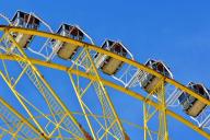 В Китае посетители парка развлечений сорвались с 235-метровой горки