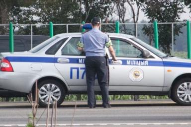В Осиповичах инспектор ГАИ задержал минчанина с поддельным водительским удостоверением