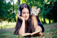 Ученые узнали, почему люди с депрессией предпочитают грустную музыку