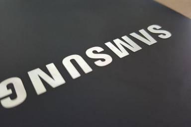 Samsung анонсировала выпуск идеального безрамочного смартфона