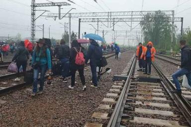 В Польше 500 пассажиров выгнали из поезда из-за подозрительного чемодана