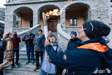 Сквозь ветер и снег: белорусские альпинисты доставили огонь Европейских игр на Монблан