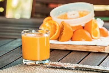  Ученые считают апельсиновый сок более полезным, чем фрукт