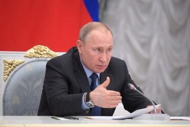 В Кремле рассказали, почему Путин не поздравил Зеленского с Днем Победы