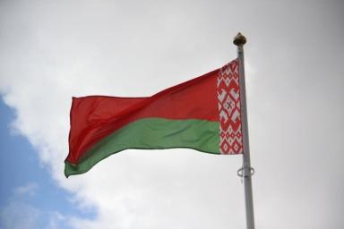 Лукашенко поздравил белорусов с Днем герба и флага