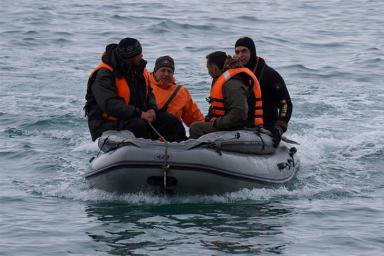 Жители Камчатки дрейфовали в океане на резиновой лодке шесть дней