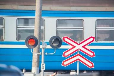 В Минском районе пьяный водитель легковушки попал под поезд