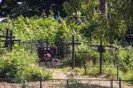 5 вещей, которые категорически нельзя делать на кладбище