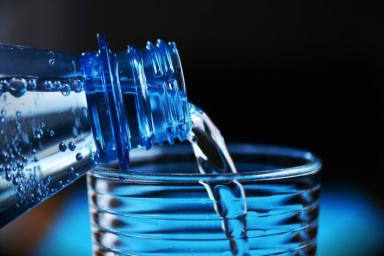 Похудеть с помощью воды: мнение диетологов