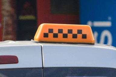 Таксист в Могилеве украл у пассажира рюкзак