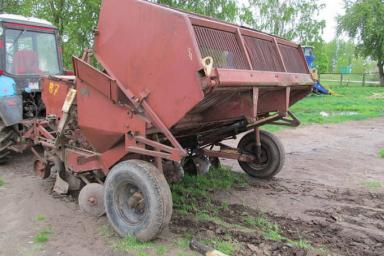 Механизатор погиб в Столбцовском районе во время подготовки техники к полевым работам 