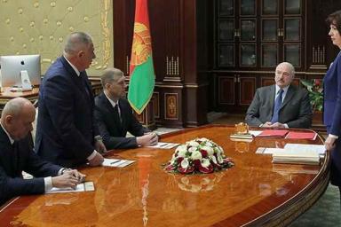 Лукашенко: Сегодня разного рода тряпье привозим из-за границы