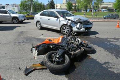  Легковушка и мотоцикл столкнулись в Минске на пр. Дзержинского