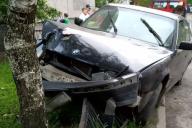 В Пинске прохожие задержали пьяных лихачей на «БМВ» после аварии