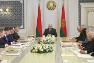 Лукашенко на совещании по экономике: почему не принимаем мер к России?