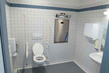В каких общественных туалетах в Минске можно расплатиться карточкой