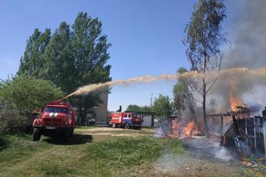 Крупный пожар в Полоцке: спасти постройки от поджигателя не удалось