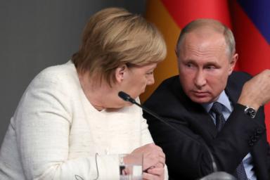 Путин обсудил с Меркель и Макроном кризис на Украине