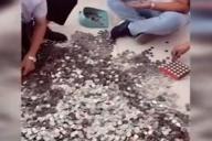 Считали копейки три дня. Женщина расплатилась в автосалоне 66 мешками с монетами