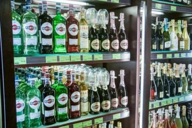 Власти Гомеля ввели алкогольный запрет на время последних звонков в школах