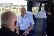 «Мерседес» им подавай: Лукашенко хочет запретить спортсменам ездить на иностранных автобусах