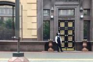 Здание Нацбанка на проспекте огорожено: сообщение о минировании