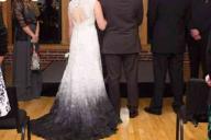 «Похоже на утечку нефти». Невеста нашла способ «сохранить чистым» подол платья