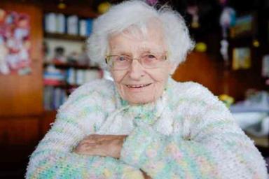 100-летняя пенсионерка победила на выборах в городской совет