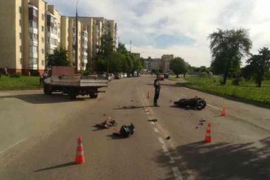 Мотоциклист столкнулся с грузовиком в Барановичах: байкер в больнице